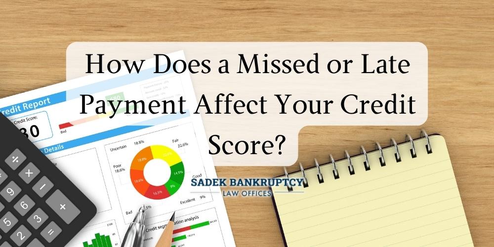 how long do late payments stay on credit report